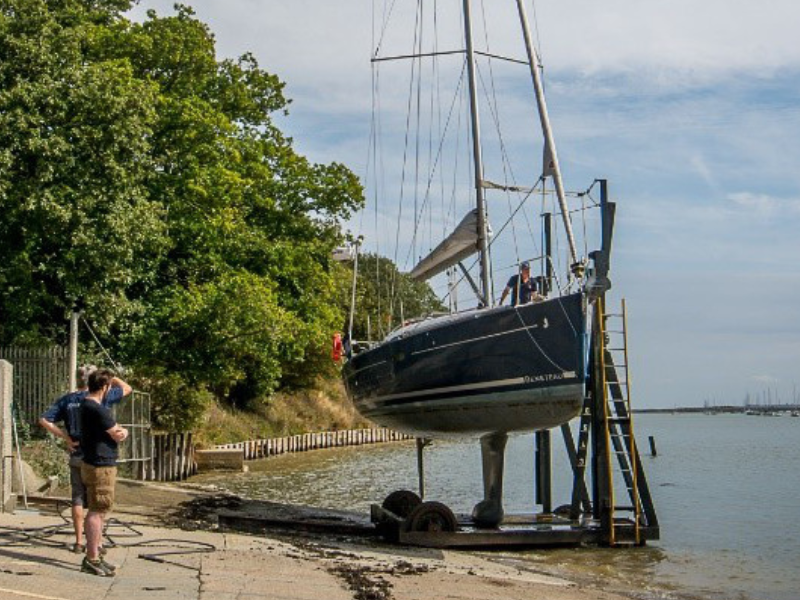 Medway Yacht Club<br />
Sailing<br />
Scrubbing Trolley 